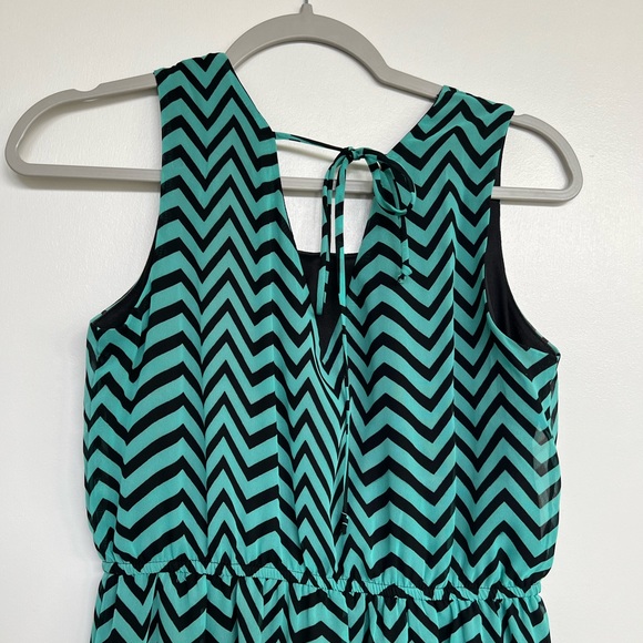Hi-Lo Chevron Print Dress by Sweet Storm - Size L - Picture 3 of 5